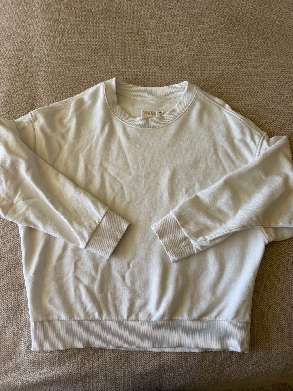 Nation JOVIE
Sweatshirt size small
WHITE - Picture 4 of 6